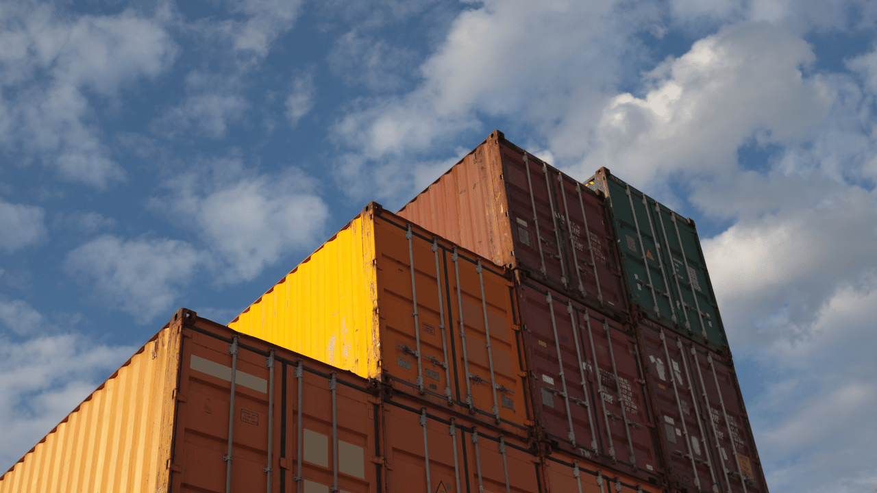 The Benefits of Rent a Storage Container